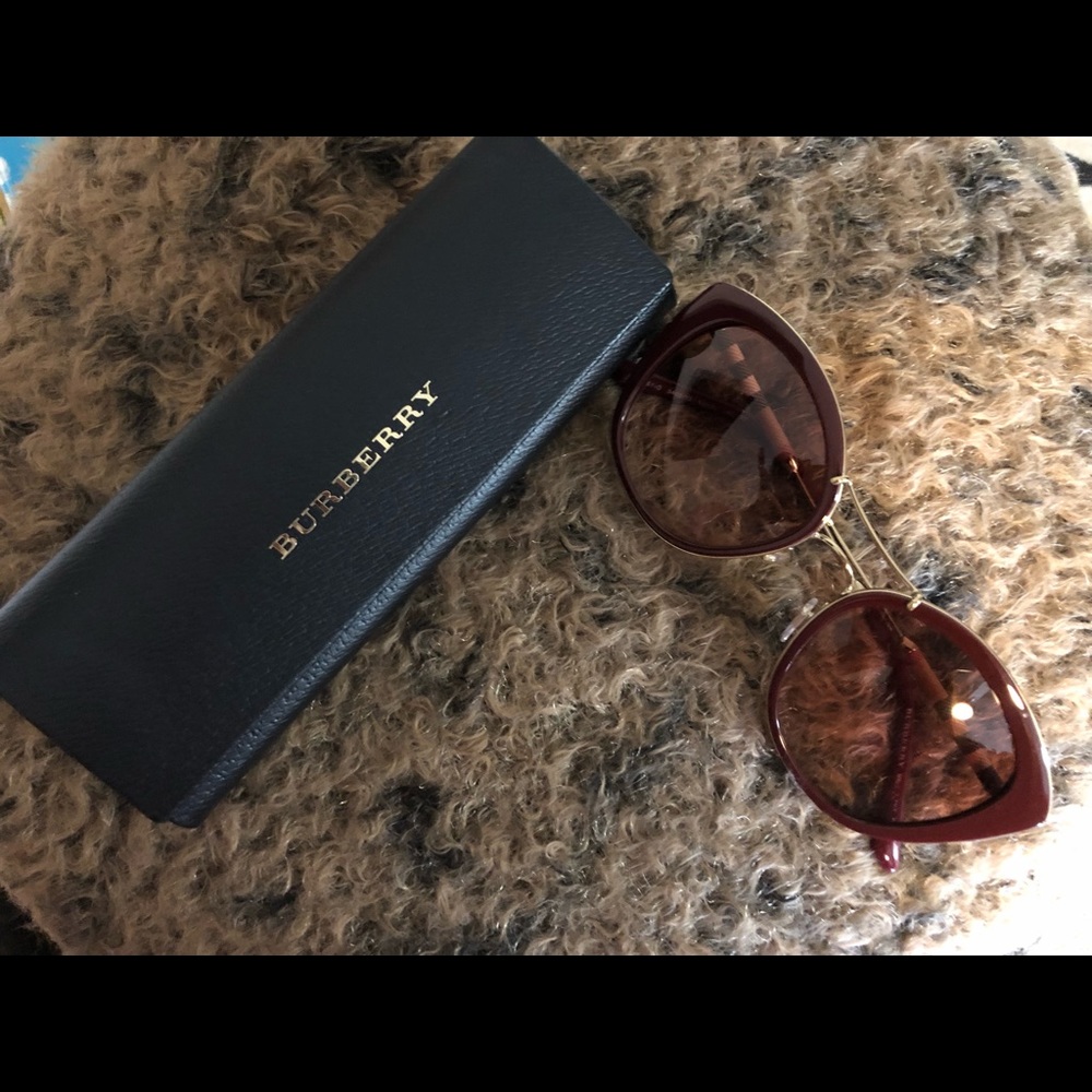 Sun glasses❤️SOLD❤️